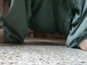 Indian girl inserting banana inside her pussy self made video